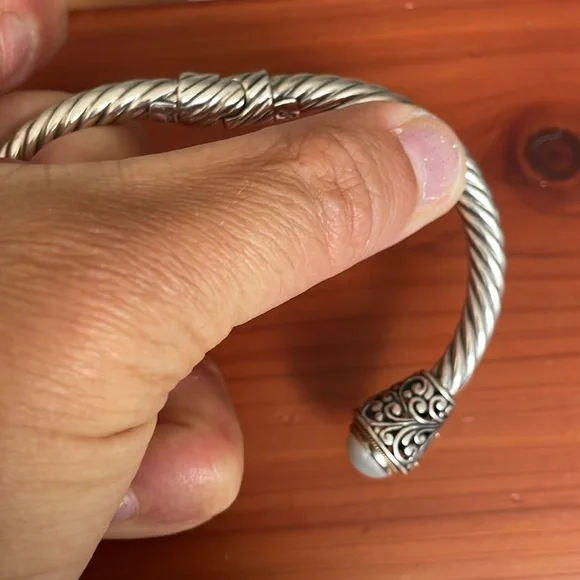 Sterling Silver /18k stamped twisted cable bangle 3mm with fresh water pearl - Picture 8 of 11